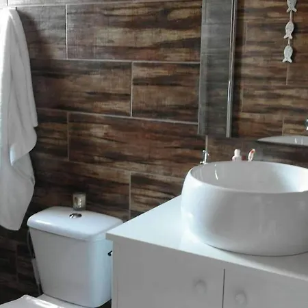 Primavera Bed And Breakfast. Bed & Breakfast L'Alfas del Pi
